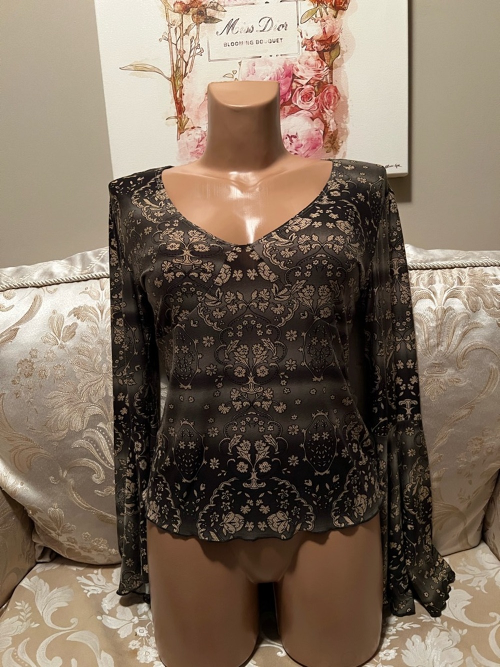 Women's Printed V-Neck Long-Flair Sleeve Top - Olive Green